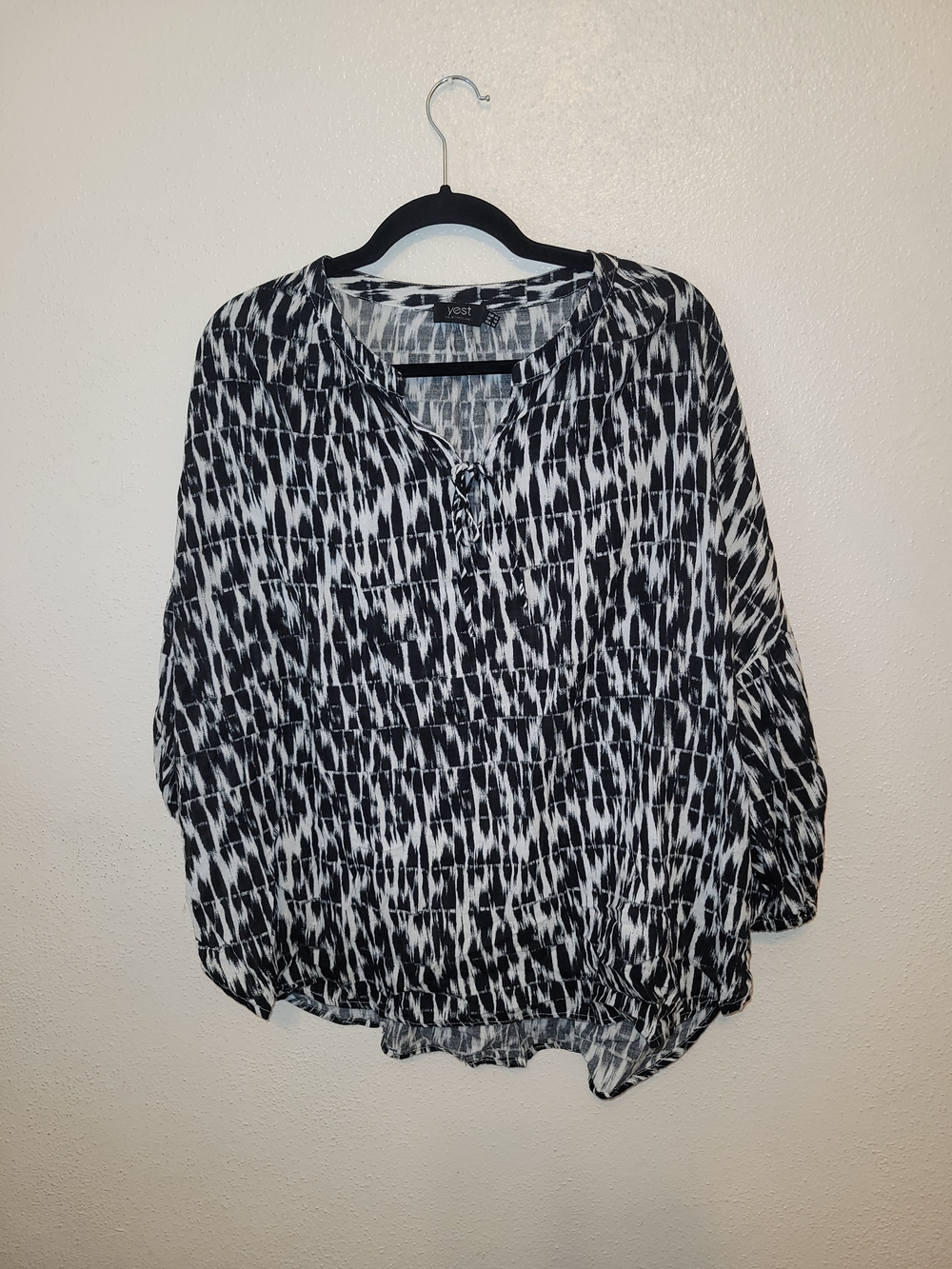 Yest The Netherlands Black and White Blouse Size 14